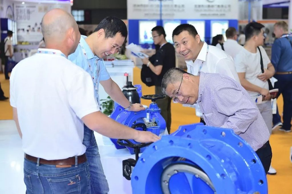 總理帶頭喝“下水道水”，新加坡為何被逼至如此？-